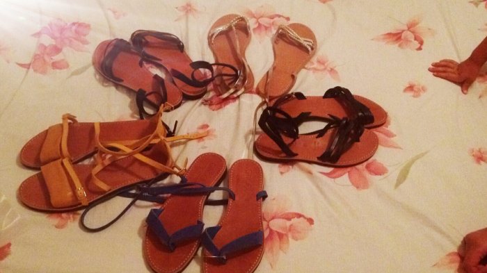 Sandali flat? Per tutti i gusti… guardate un po’…